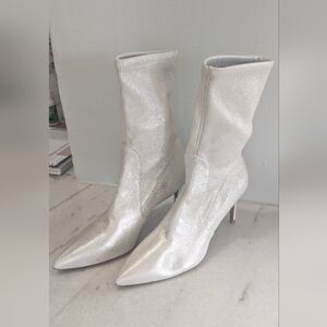 Stuart Weitzman Stuart 75 NWOB Shimmering Silver 3" Heeled Stretch Bootie Size 6